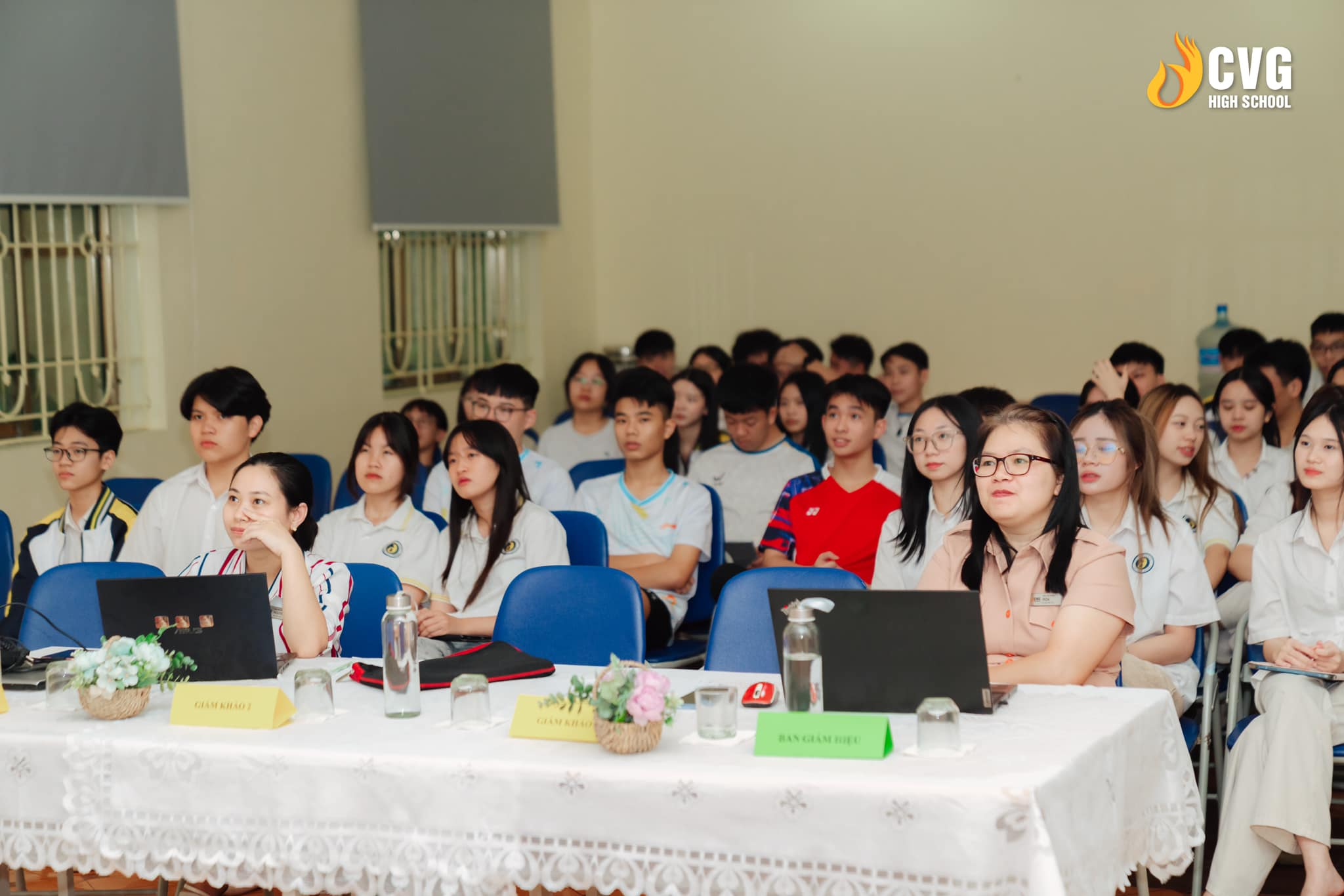 Giáo viên, Học sinh CEO Việt Nam High School xúc động trước các bài dự thi của CVHSer